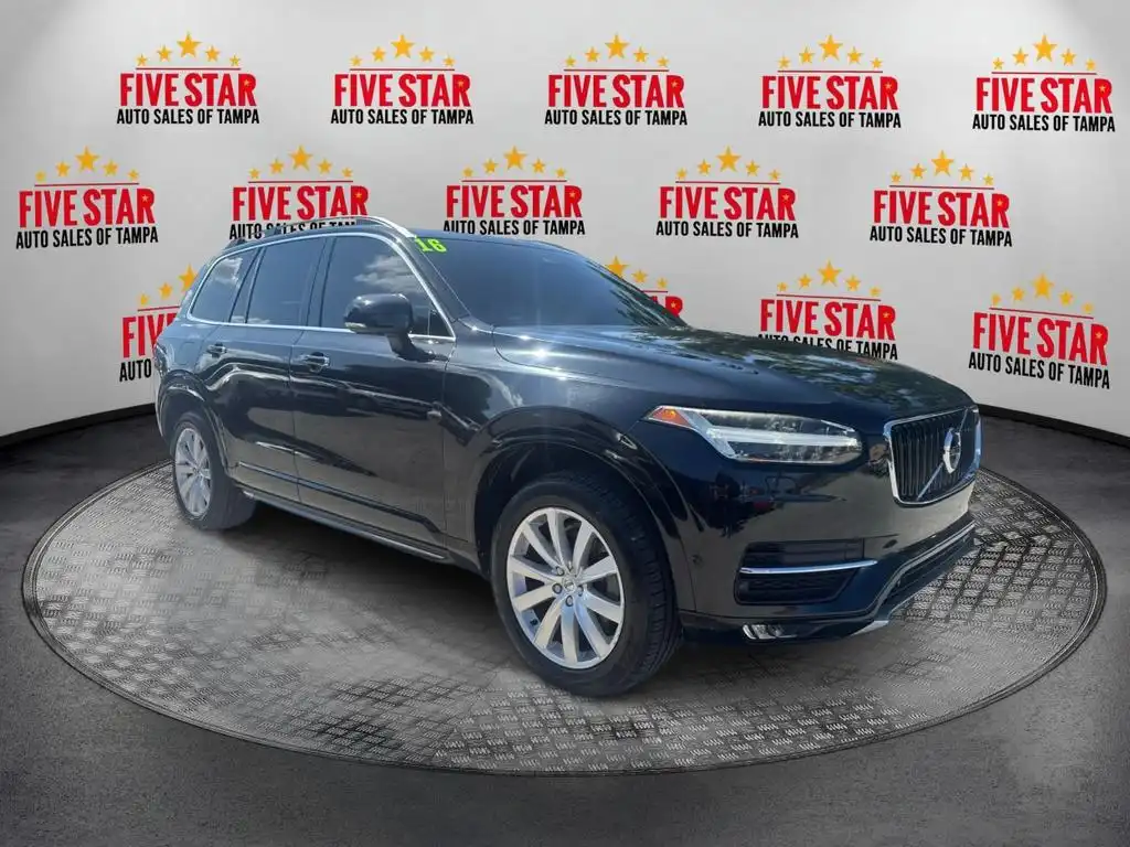 2016 Volvo XC90 T6 AWD Momentum's photo