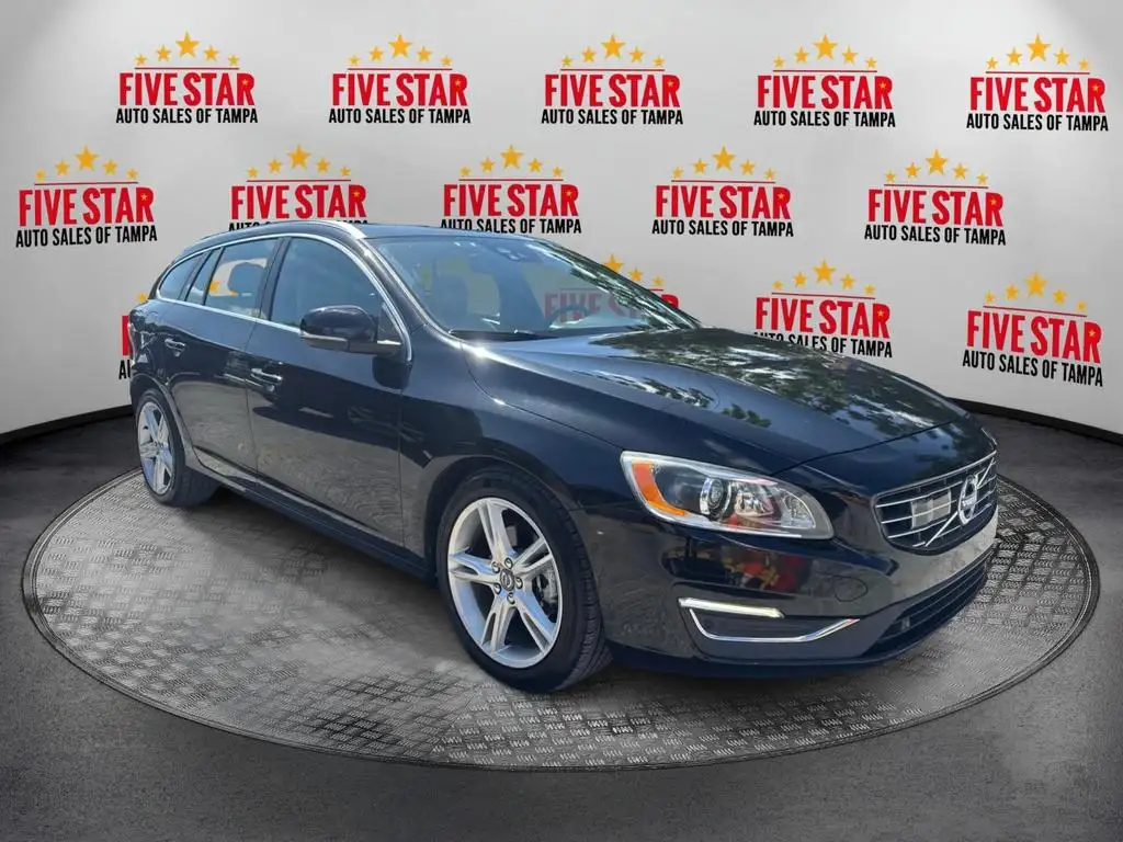 2016 Volvo V60 T5 Drive-E FWD Platinum's photo