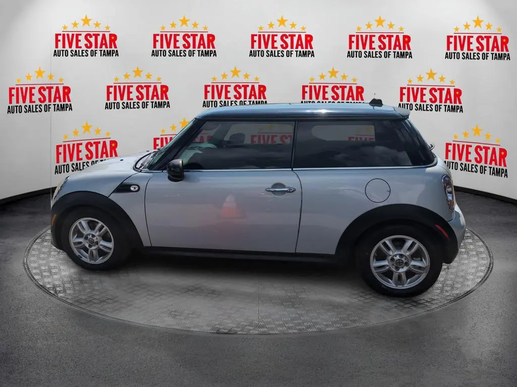 2013 MINI Cooper Base photo 4
