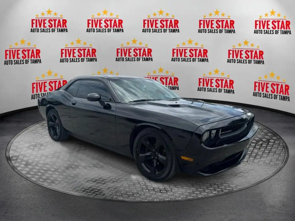 2013 Dodge Challenger SXT's photo