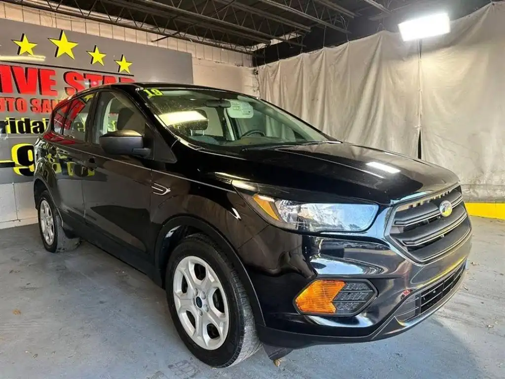 2019 Ford Escape S's photo