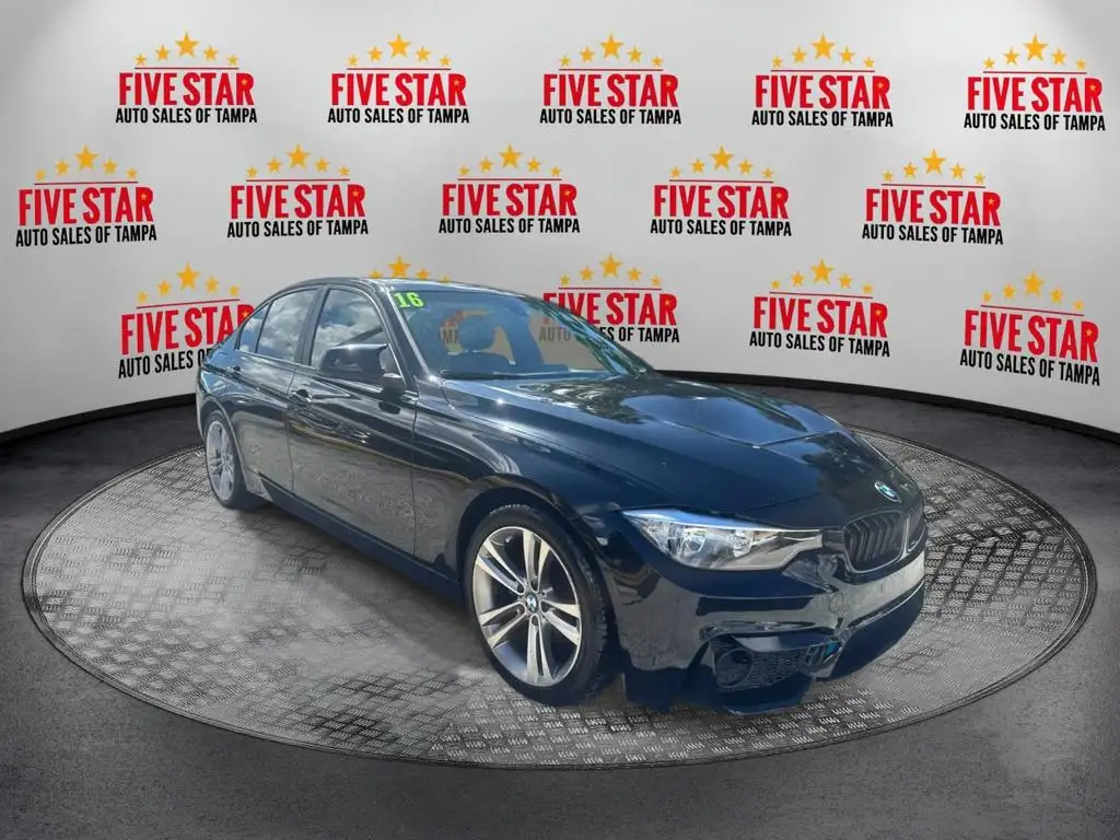 2016 BMW 3 Series 320i Sedan's photo