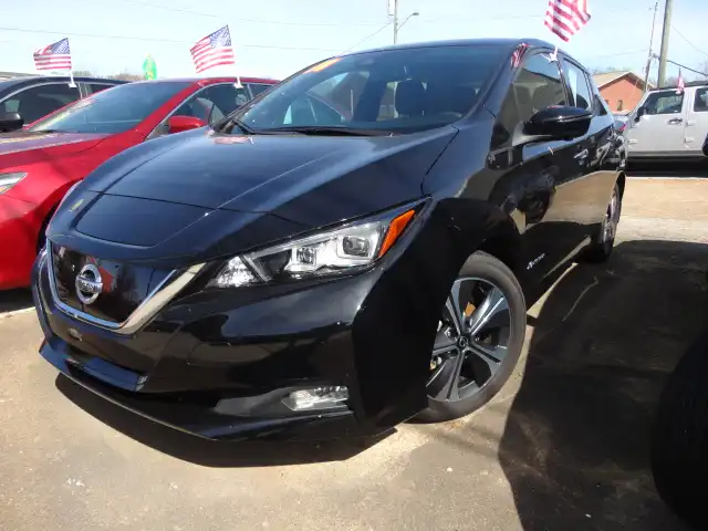 2018 Nissan Leaf SL's photo