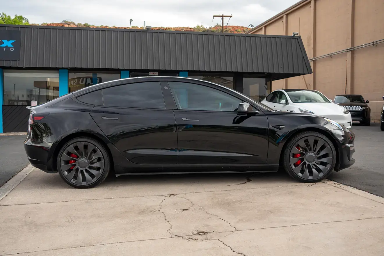 2023 Tesla Model 3 Performance photo 5