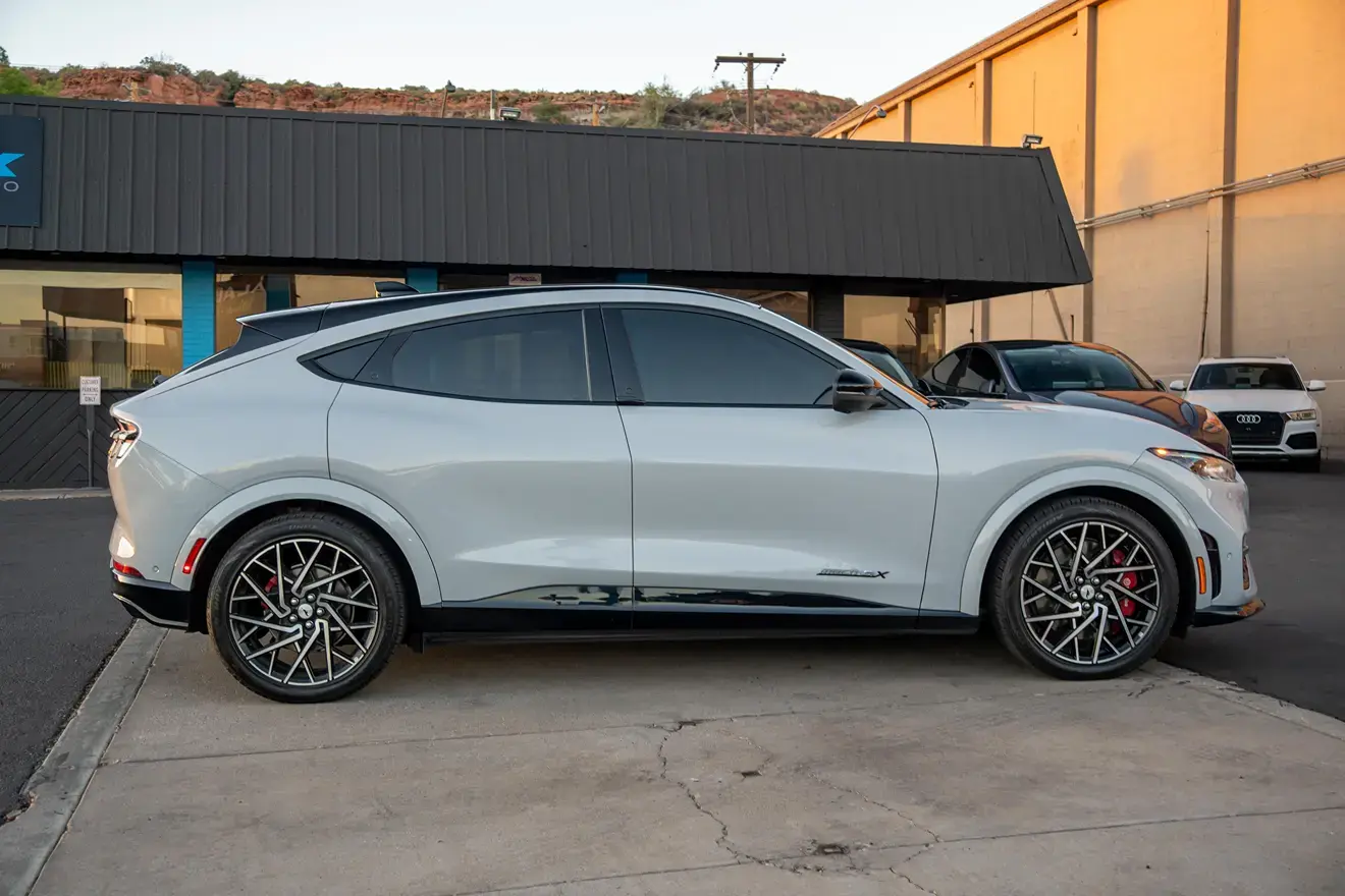 2023 Ford Mustang-Mach-e GT photo 5