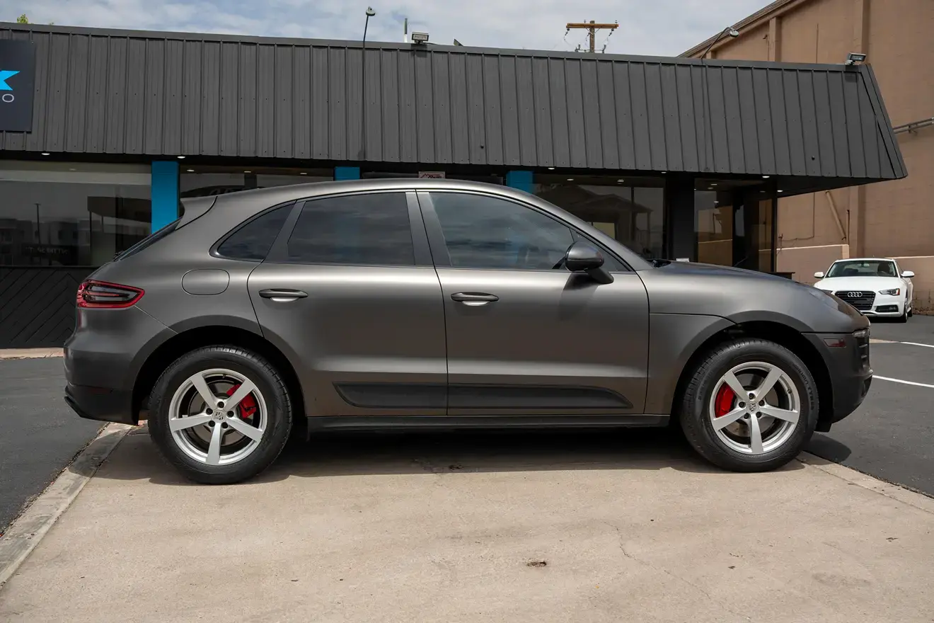 2017 Porsche Macan Base photo 5