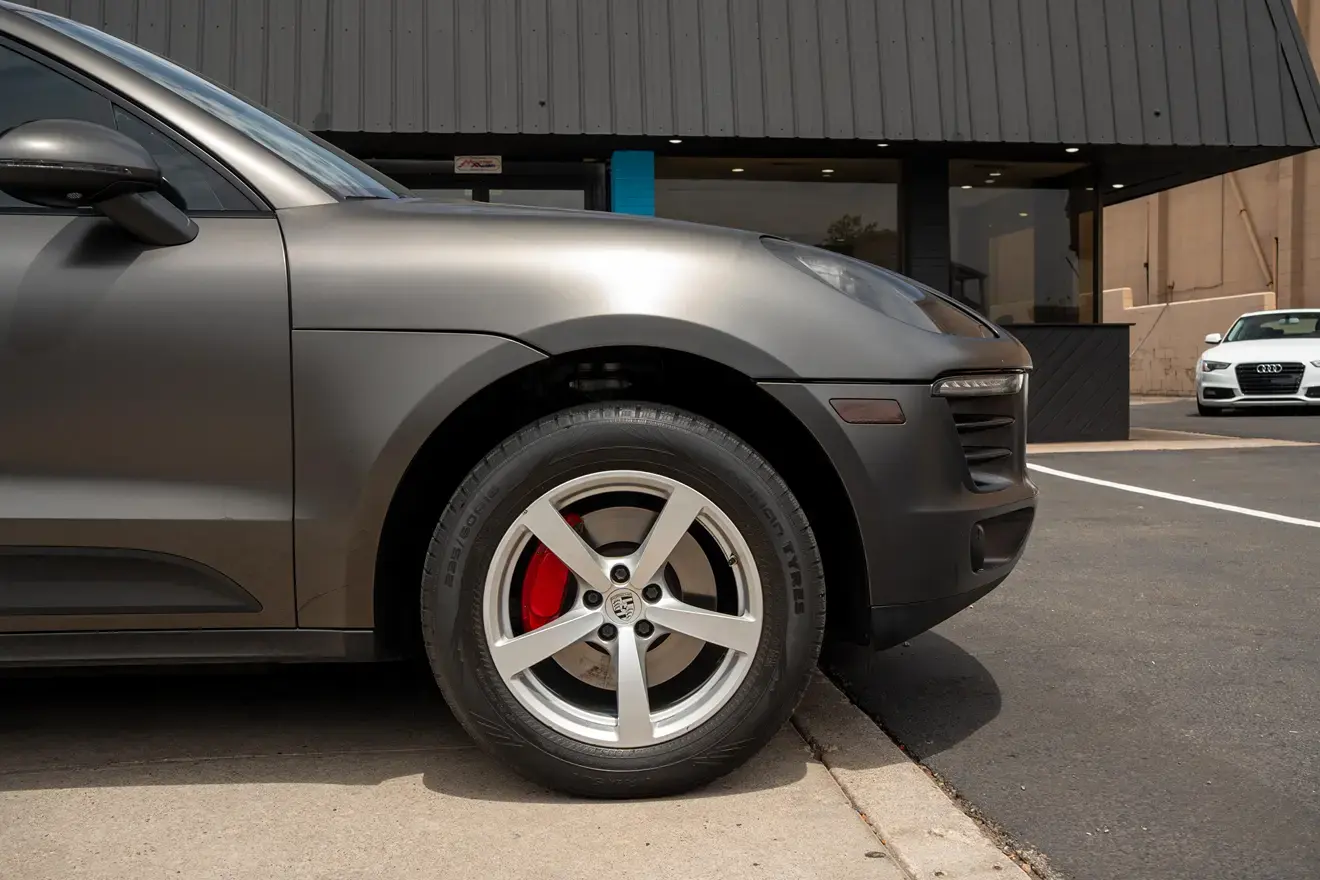2017 Porsche Macan Base photo 4