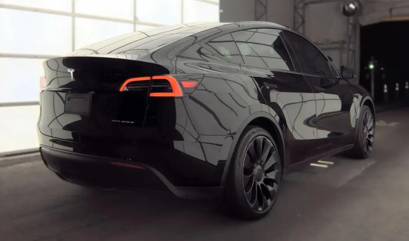 2023 Tesla Model Y Long Range Dual Motor AWD photo 5