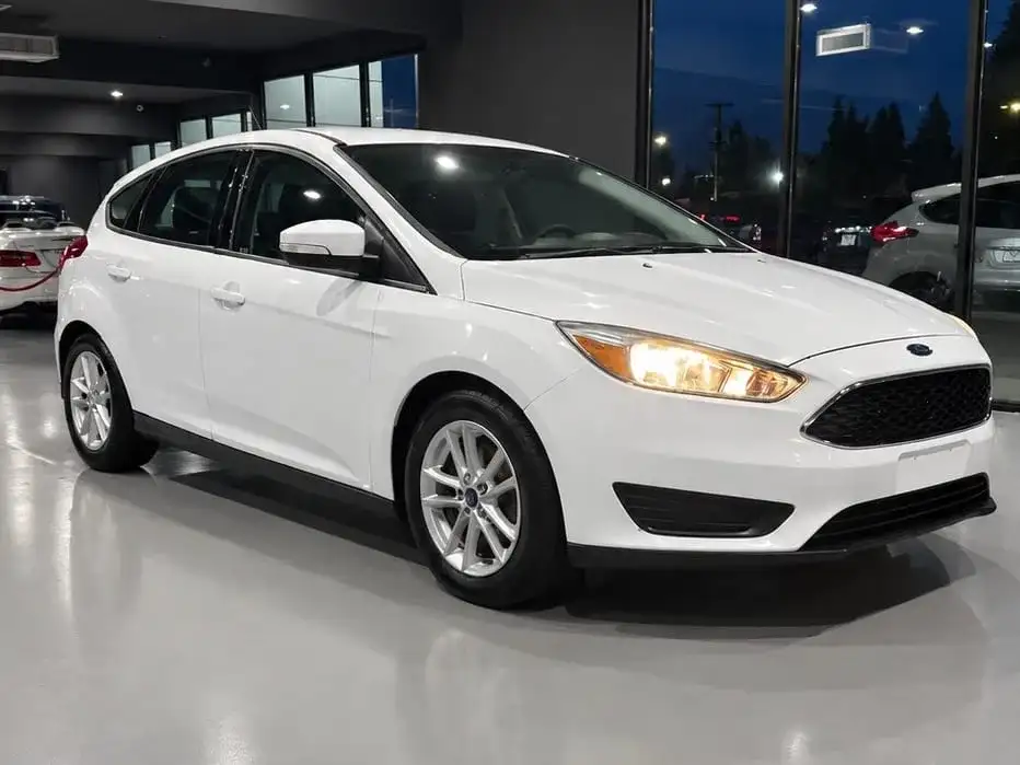2016 Ford Focus SE Hatchback 5-Door's photo