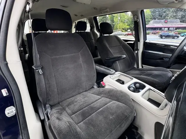 2012 Dodge Grand Caravan SXT photo 4