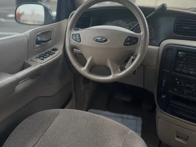 2002 Ford Windstar SE photo 5