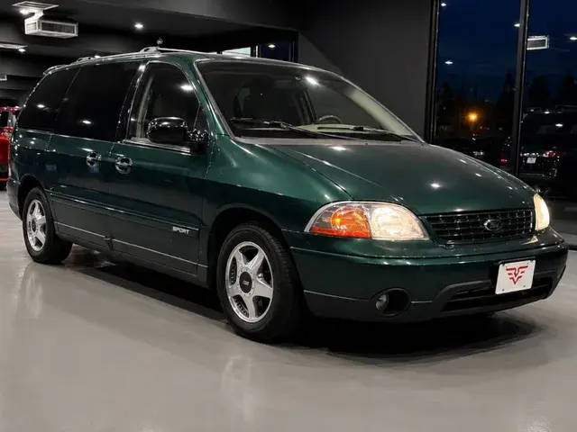 2002 Ford Windstar SE photo 3