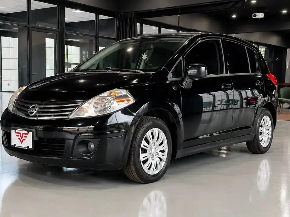 2012 Nissan Versa 1.8 S Auto's photo