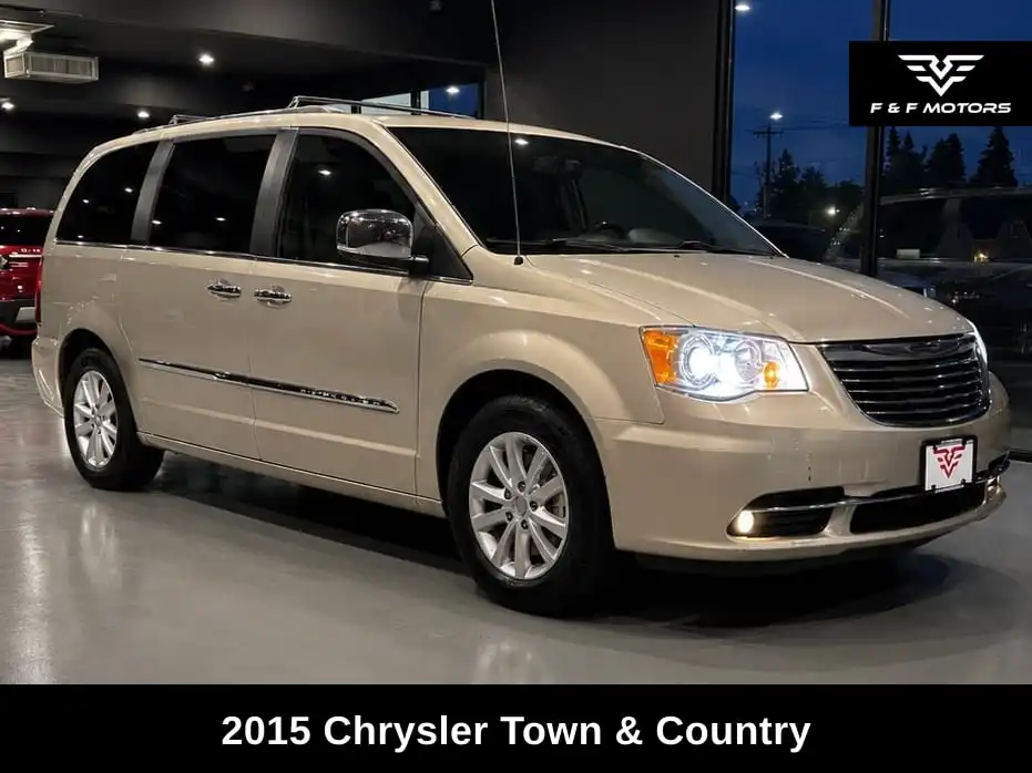 2015 Chrysler Town & Country Limited Platinum's photo