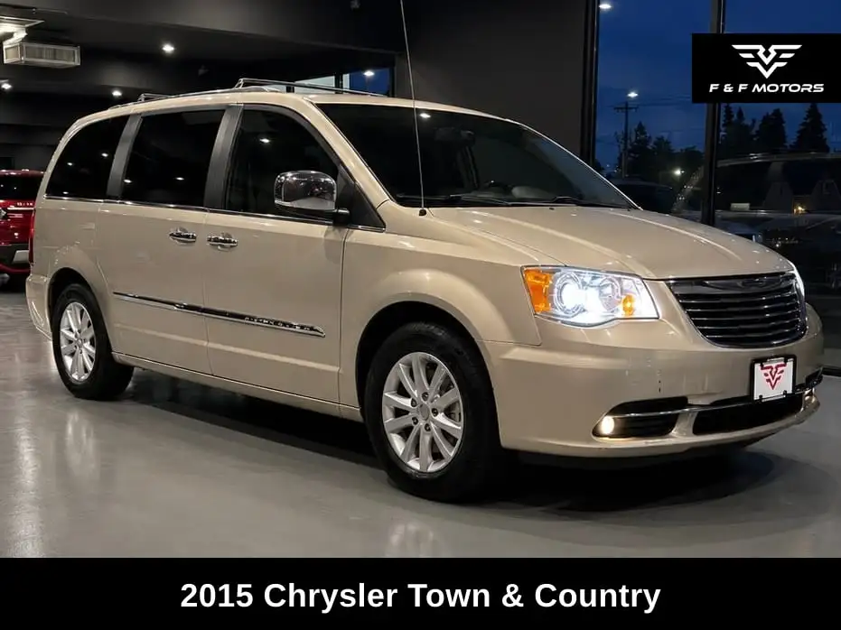 2015 Chrysler Town & Country Limited Platinum's photo