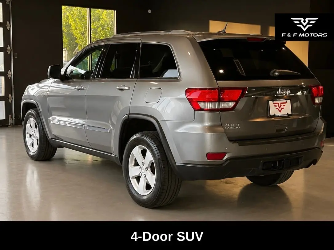 2012 Jeep Grand Cherokee Laredo 4WD photo 5