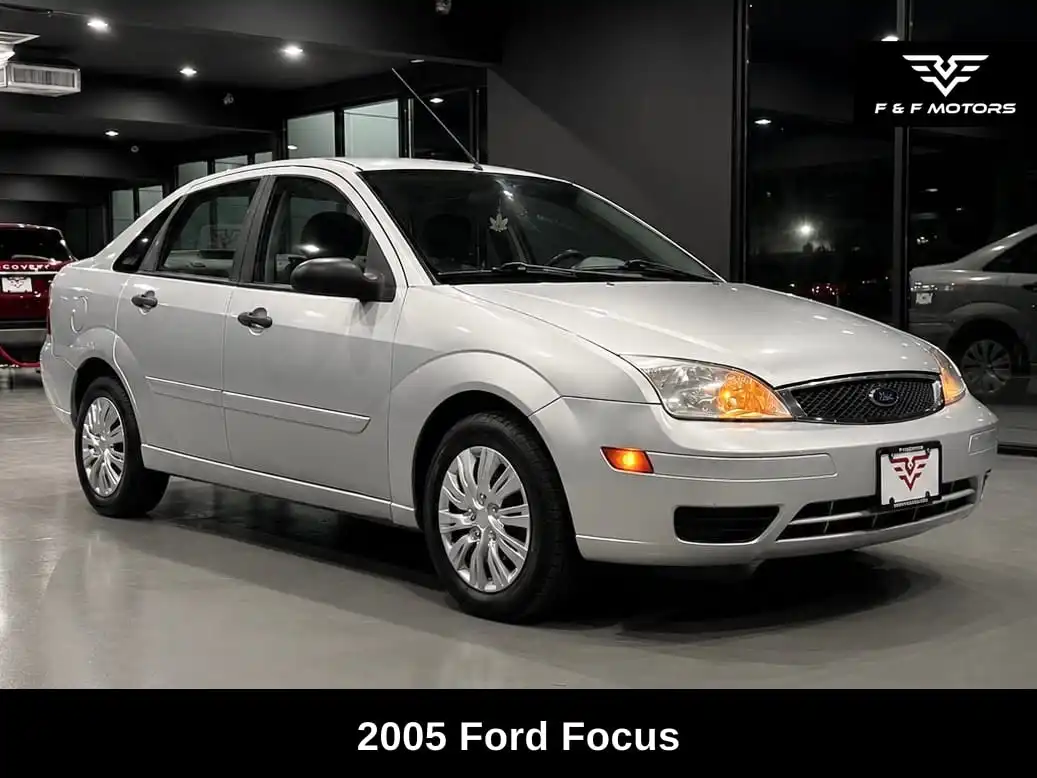 2005 Ford Focus ZX4 SE's photo