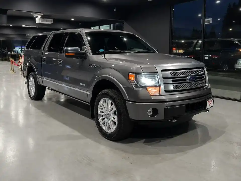 2014 Ford F-150 XLT 4WD SuperCrew 145 in's photo
