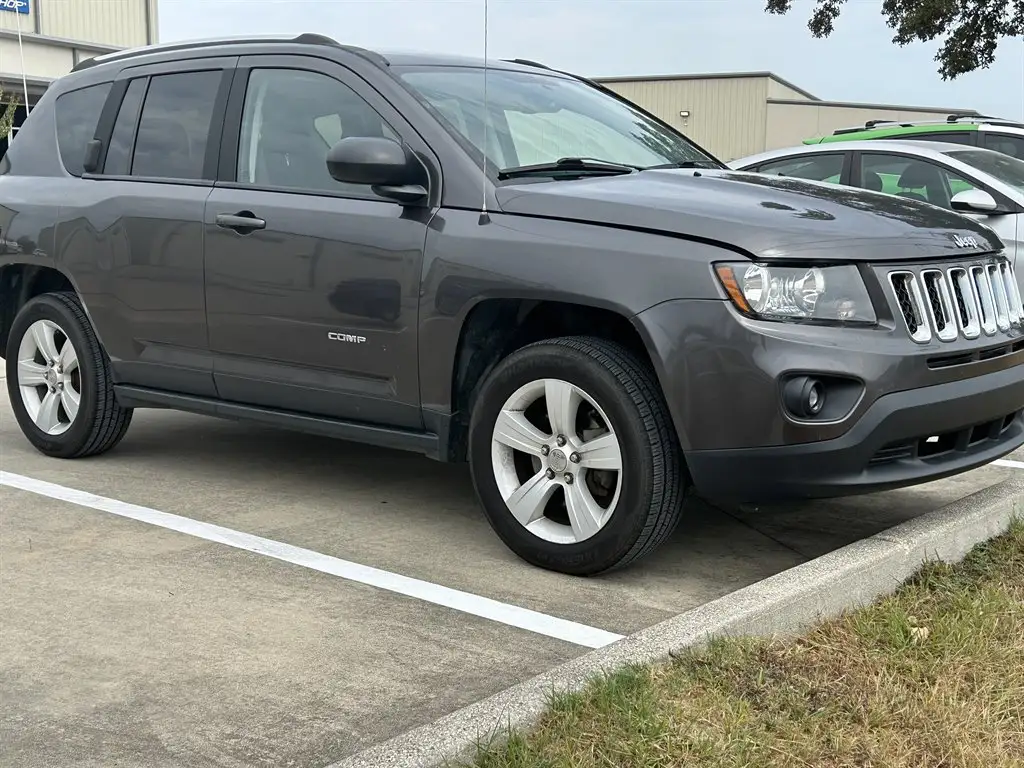 2016 Jeep Compass Sport photo 1