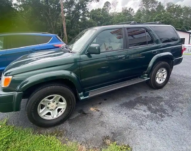 2000 Toyota 4Runner SR5 4AT's photo