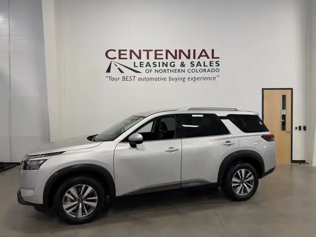 2025 Nissan Pathfinder SL 4WD's photo