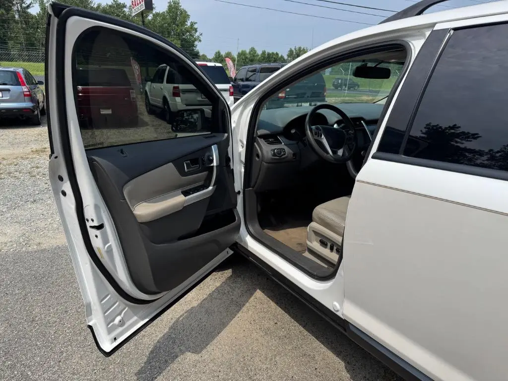2012 Ford Edge SEL photo 5
