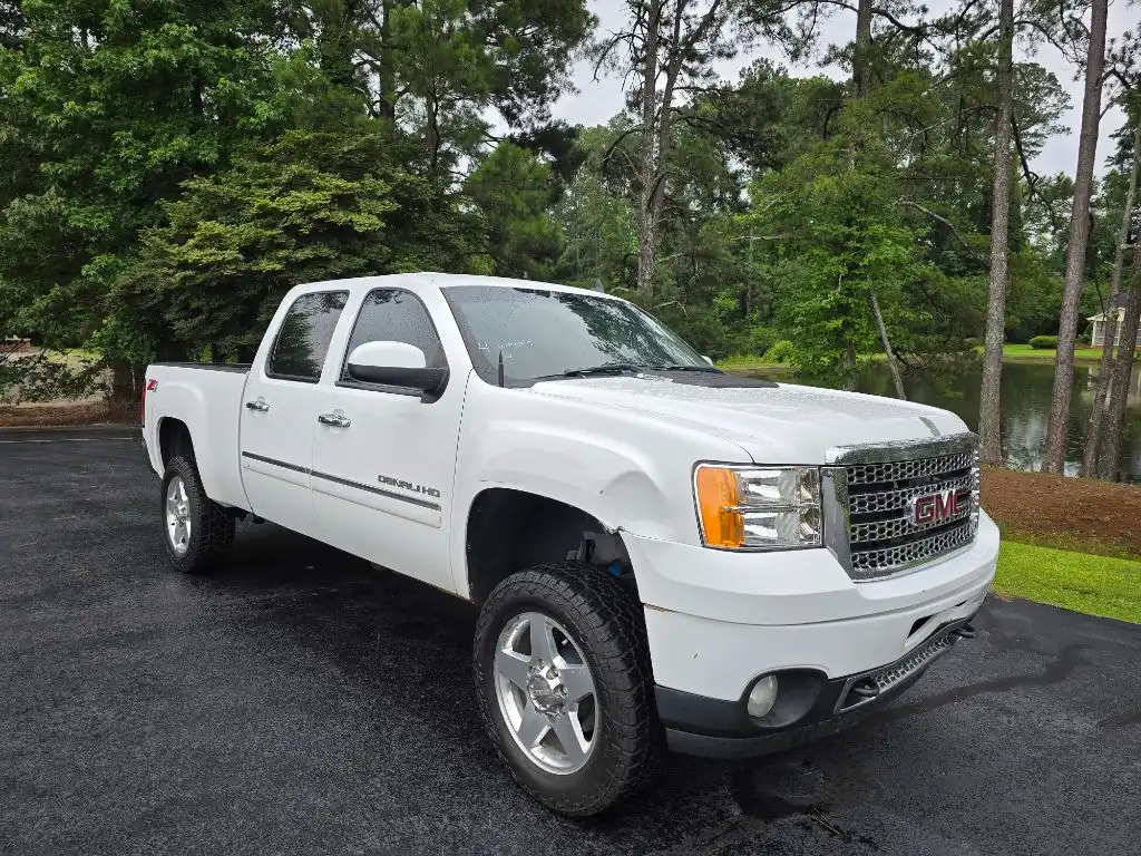 2013 GMC Sierra 4WD Crew Cab Standard Box's photo