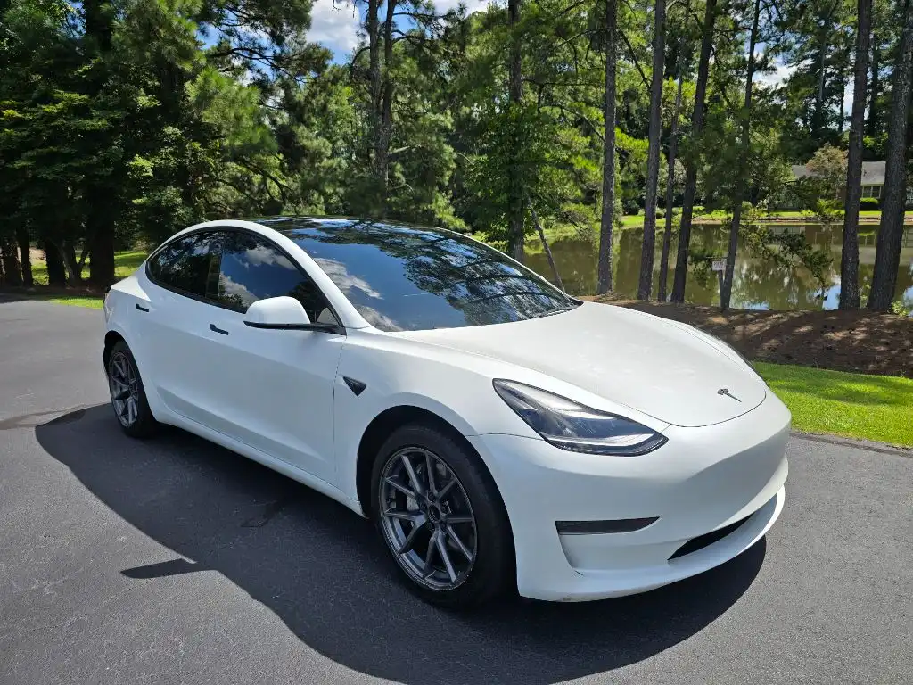 2023 Tesla Model 3 Base's photo