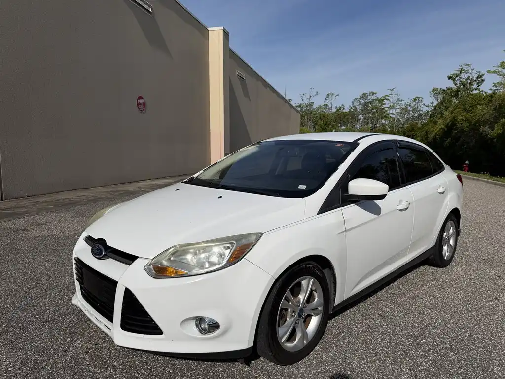 2012 Ford Focus Sedan SE's photo