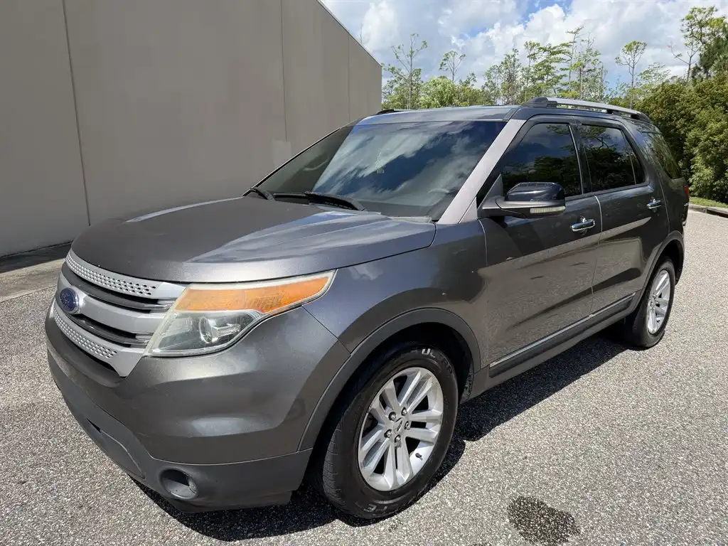 2011 Ford Explorer XLT 4x4's photo