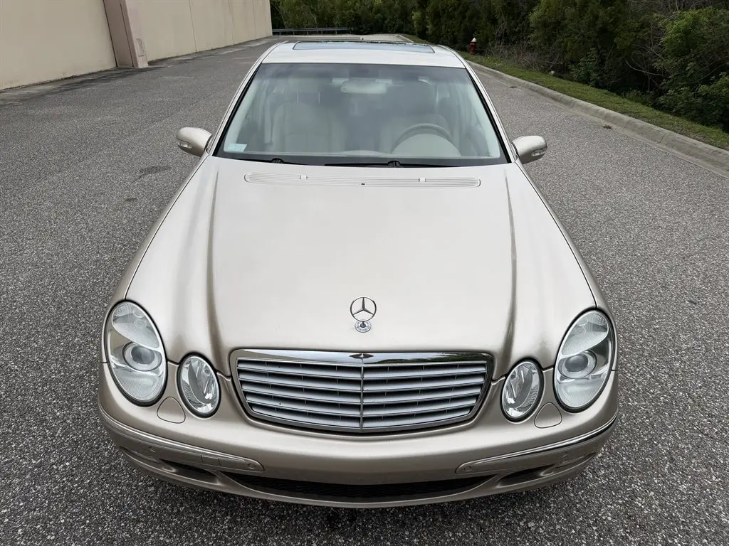 2004 Mercedes-Benz E-Class E500 4MATIC photo 5