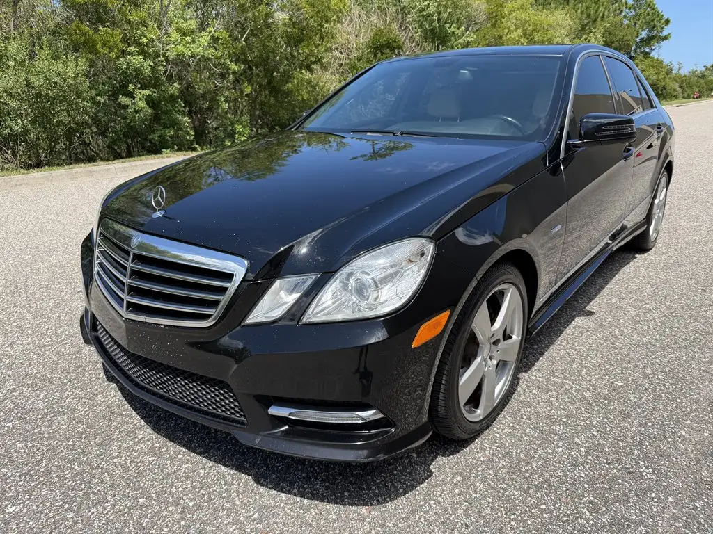 2012 Mercedes-Benz E-Class E350 Luxury photo 1