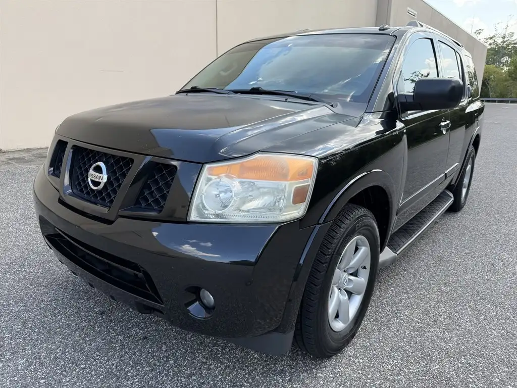 2015 Nissan Armada SV 4X2's photo