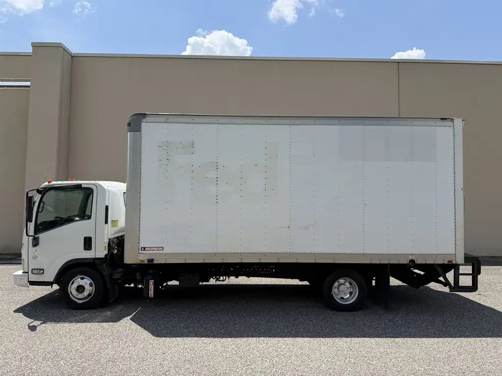 2014 Isuzu NPR-HD's photo
