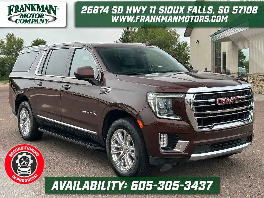 2023 GMC Yukon SLT 4X4's photo