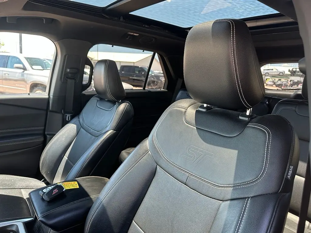 2020 Ford Explorer ST 4WD photo 3