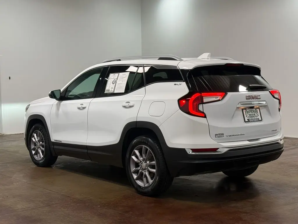 2023 GMC Terrain SLT AWD photo 5