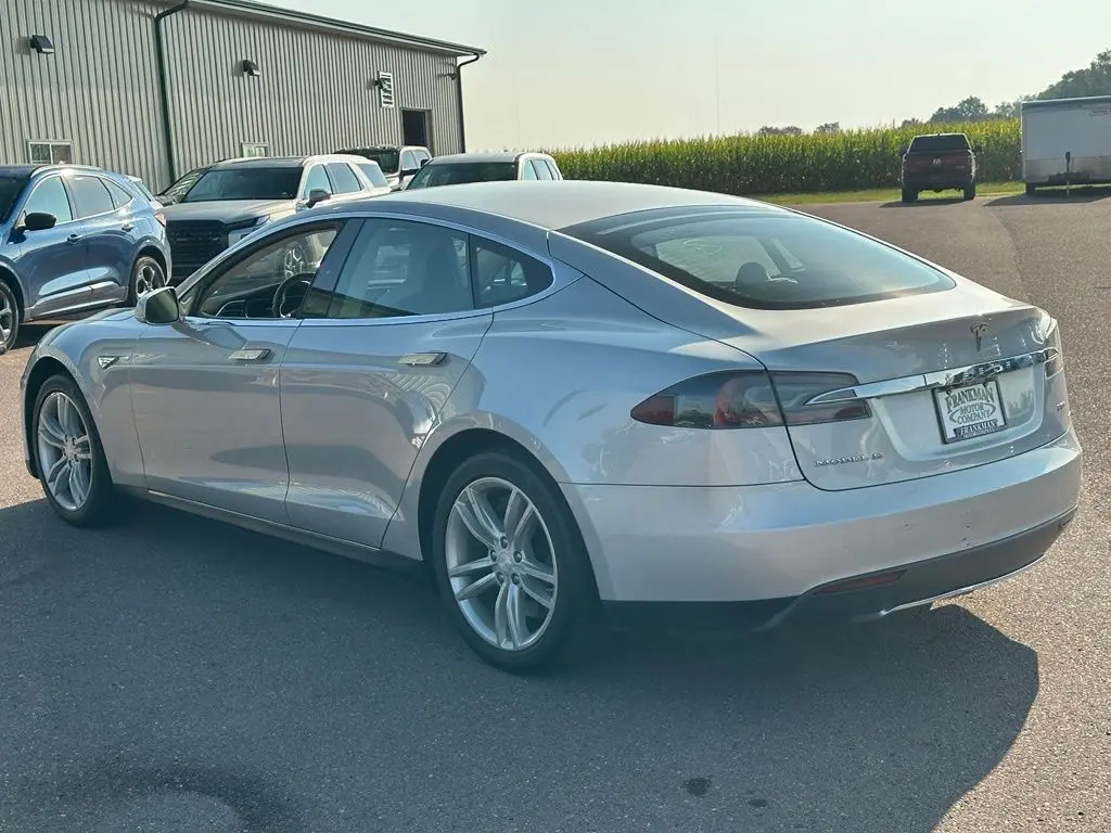 2013 Tesla Model S Performance photo 5