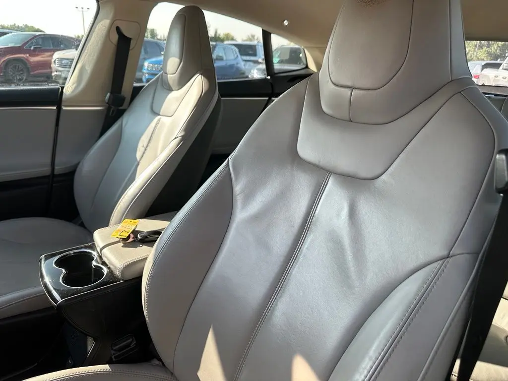 2013 Tesla Model S Performance photo 3