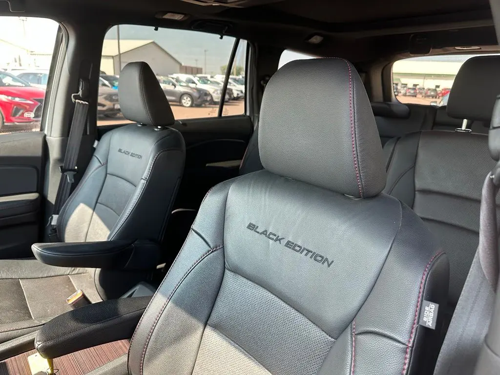 2022 Honda Pilot Elite AWD photo 3
