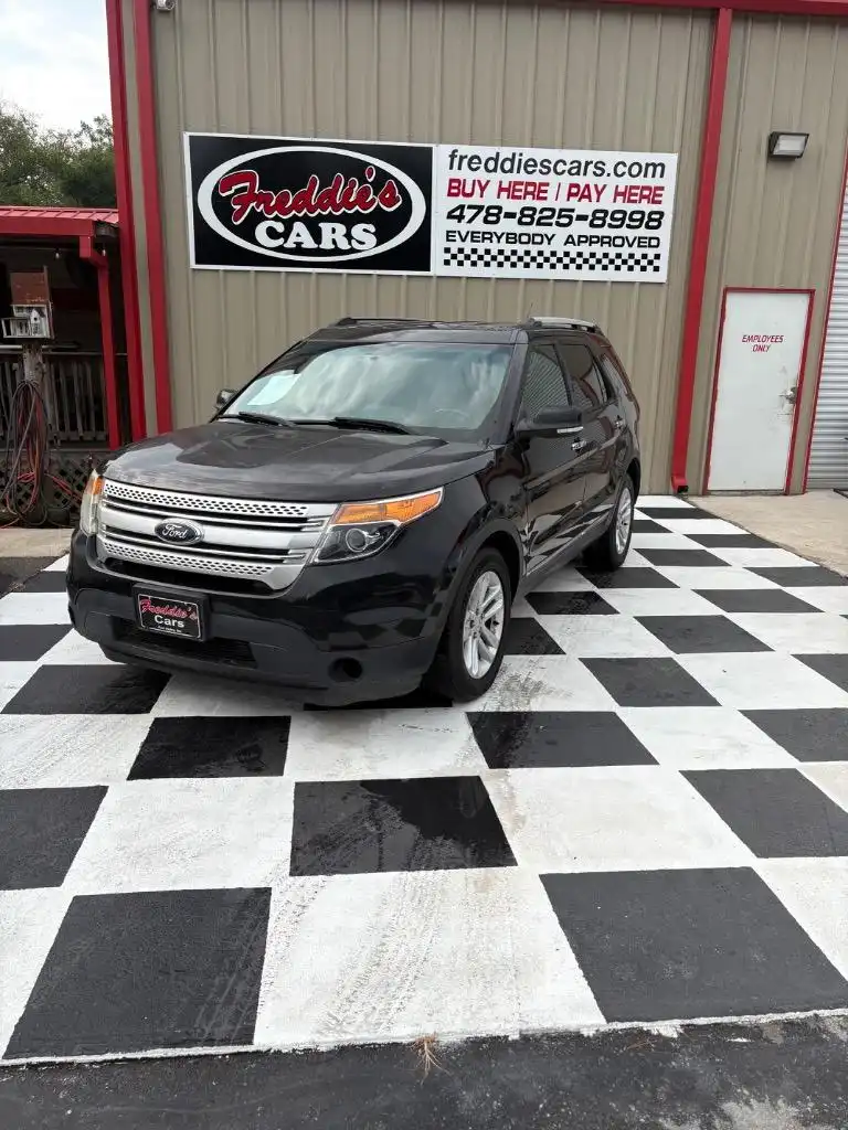 2013 Ford Explorer XLT's photo