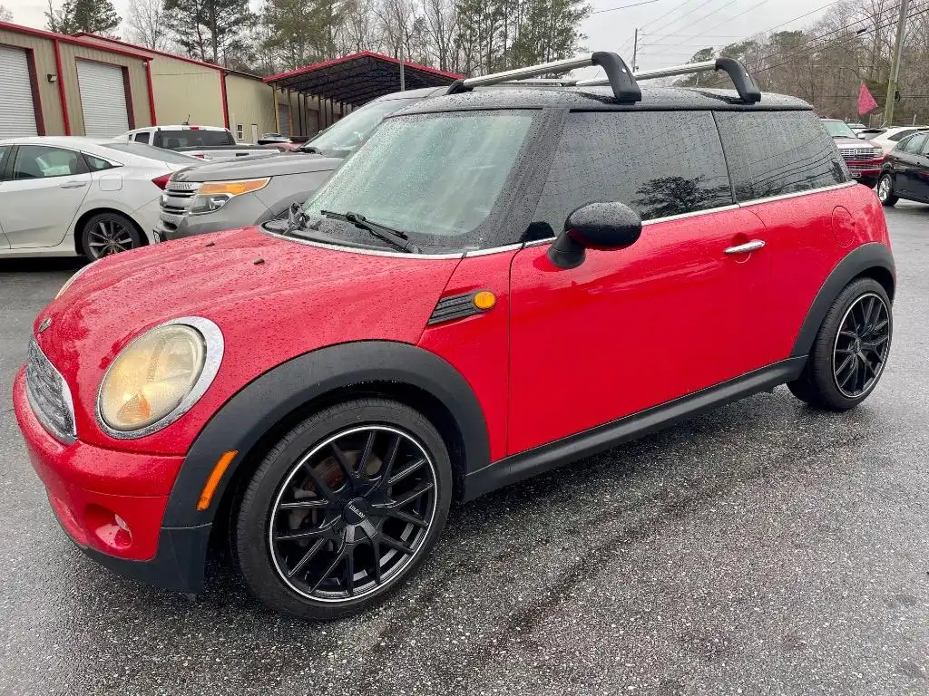 2010 MINI Cooper Base's photo
