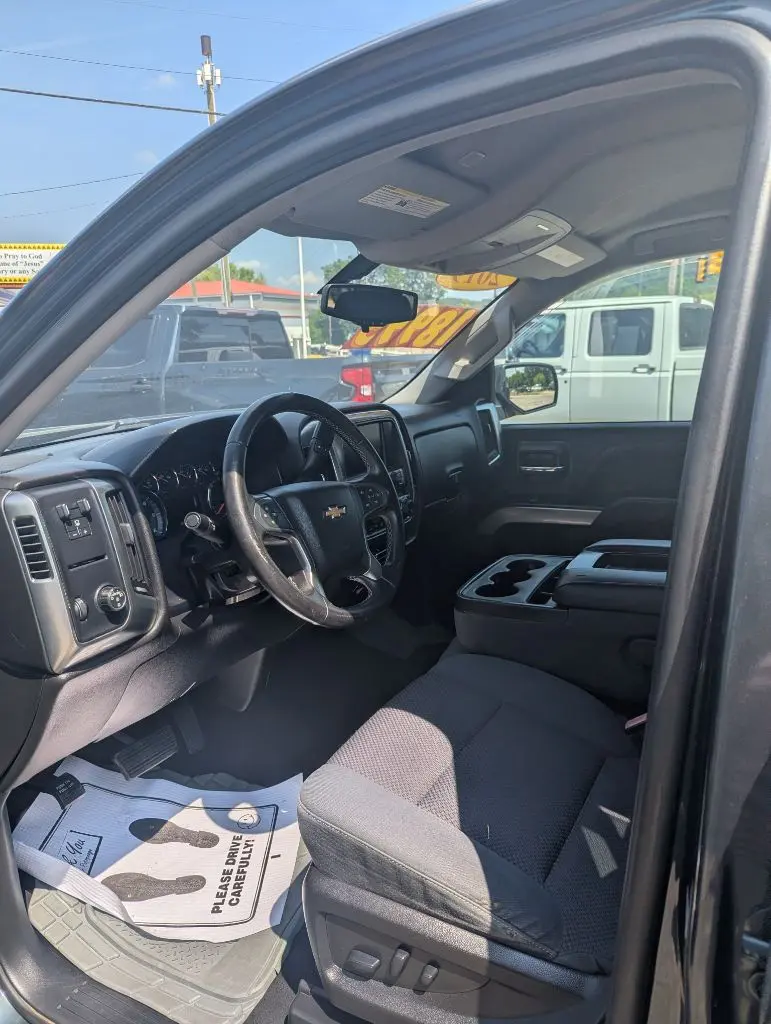 2019 Chevrolet Silverado 1500 LT Double Cab Std Box photo 5