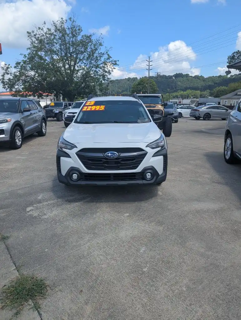 2023 Subaru Outback Premium's photo