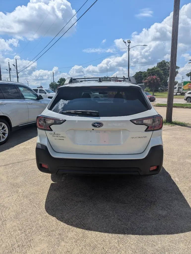 2023 Subaru Outback Premium photo 4