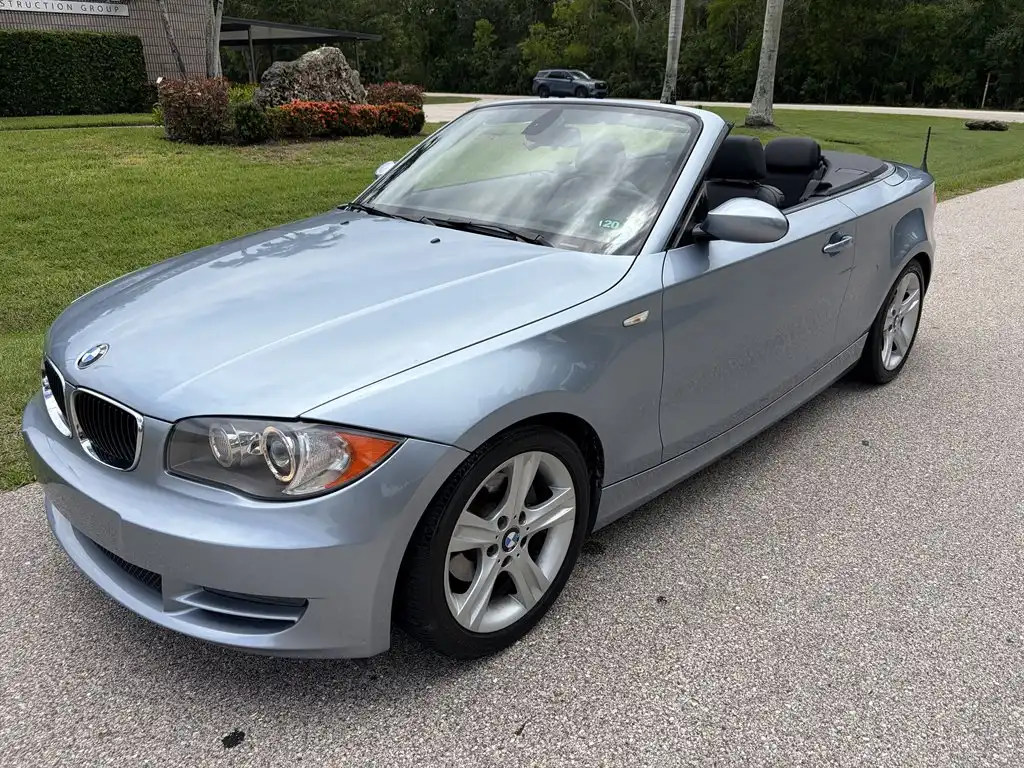 2009 BMW 1 Series 128i Convertible's photo