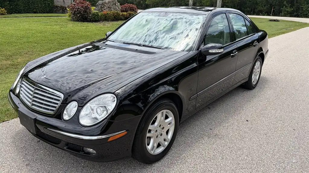 2006 Mercedes-Benz E-Class E350 4MATIC's photo