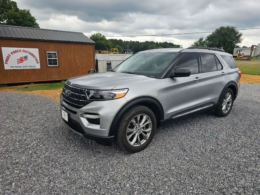 2022 Ford Explorer XLT RWD's photo