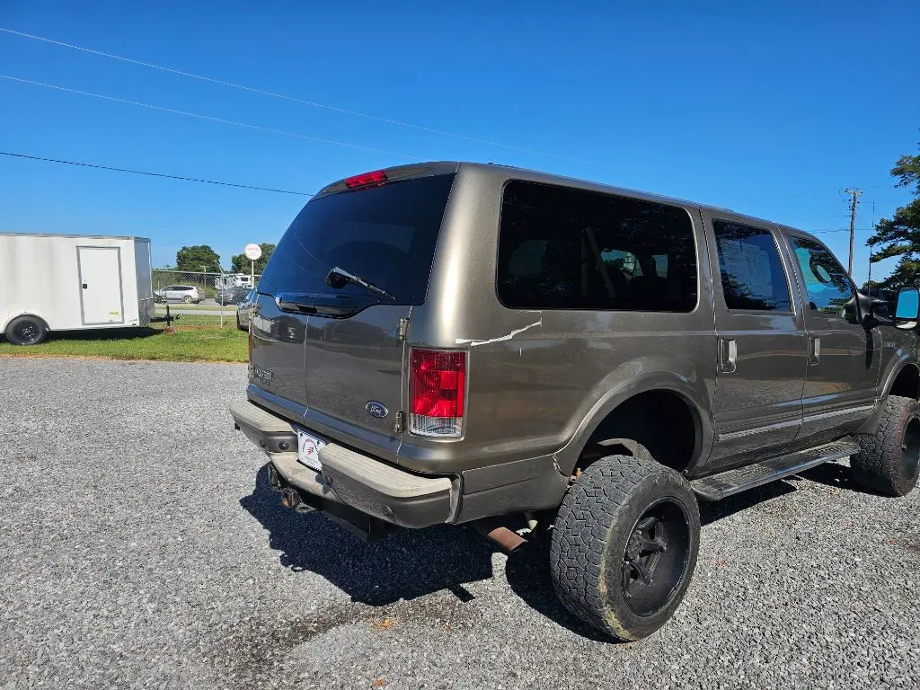 2003 Ford Excursion 6.8 Limited 4WD photo 5