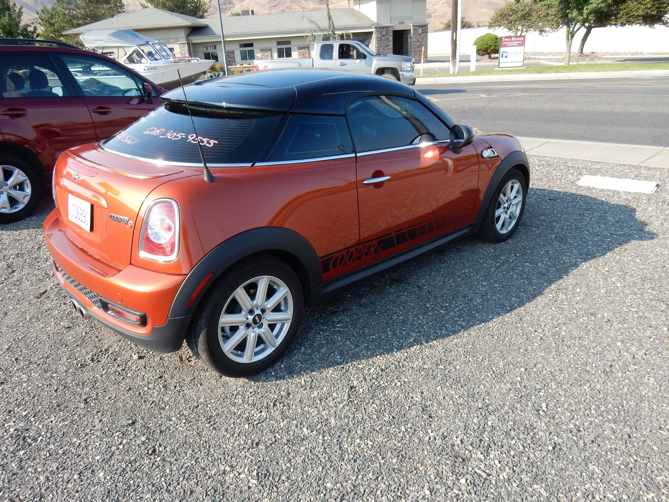 2014 MINI Cooper S photo 3
